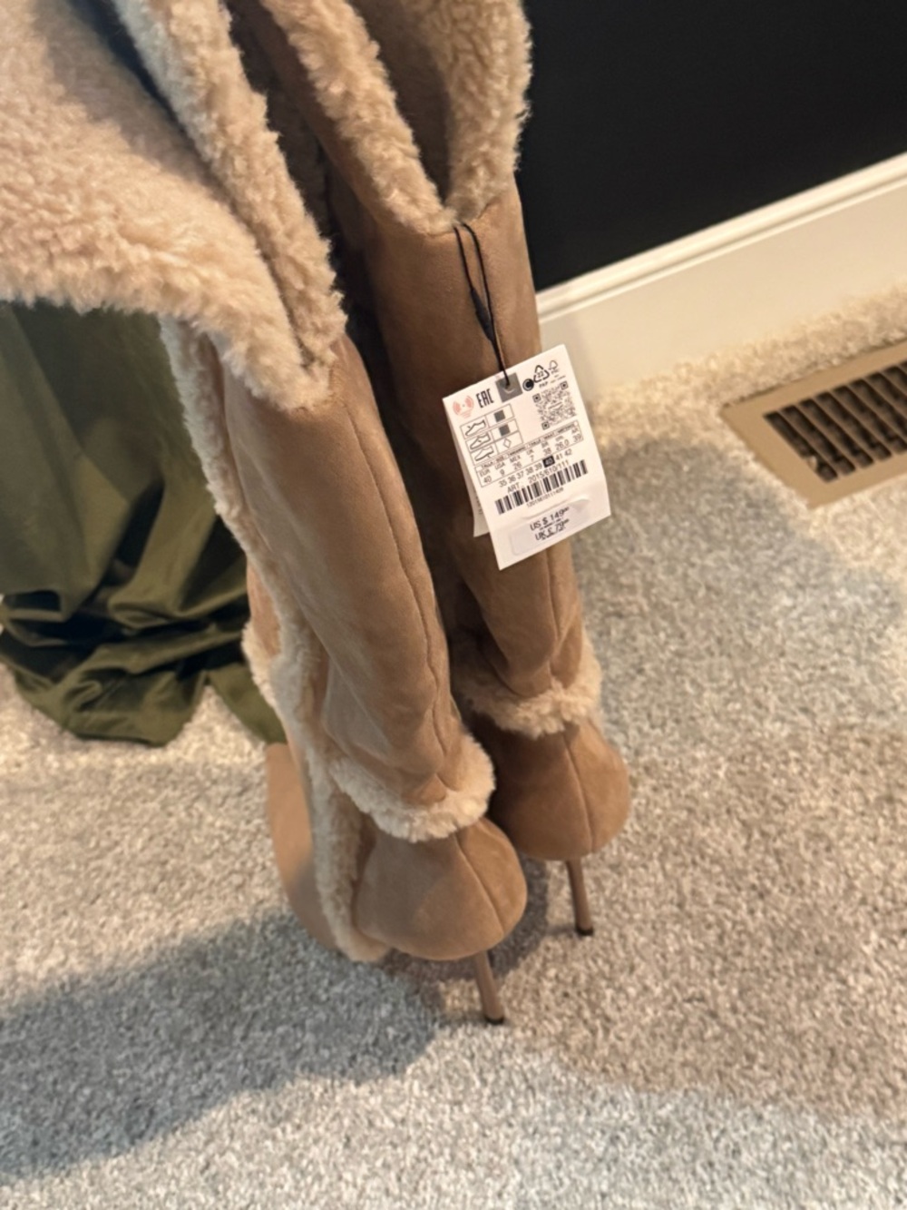 Zara Tan Suede Boots with Cream Shearling - Picture 2 of 3